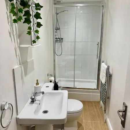 Апартаменты Vibrant Bedminster Flat - Perfect For Groups - Walk To Centre Бристоль