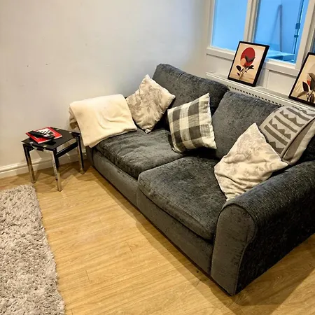 Апартаменты Vibrant Bedminster Flat - Perfect For Groups - Walk To Centre Бристоль