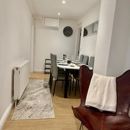 Vibrant Bedminster Flat - Perfect For Groups - Walk To Centre * Бристоль