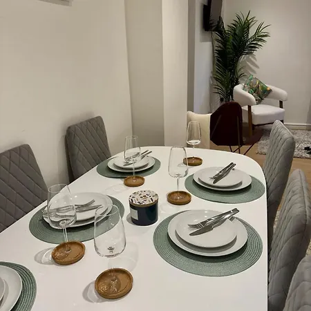Vibrant Bedminster Flat - Perfect For Groups - Walk To Centre Апартаменты *