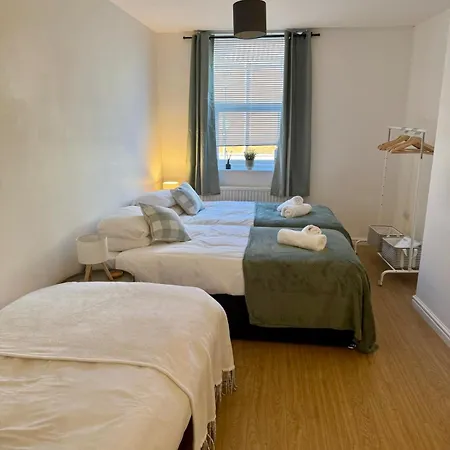 Vibrant Bedminster Flat - Perfect For Groups - Walk To Centre Апартаменты Бристоль