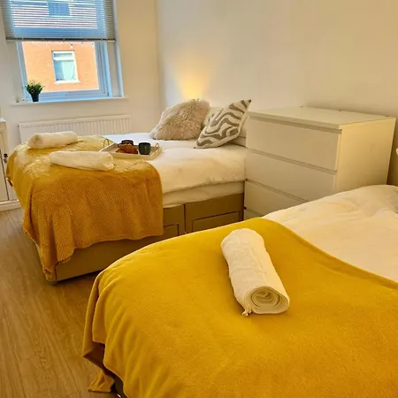 Vibrant Bedminster Flat - Perfect For Groups - Walk To Centre Апартаменты Бристоль