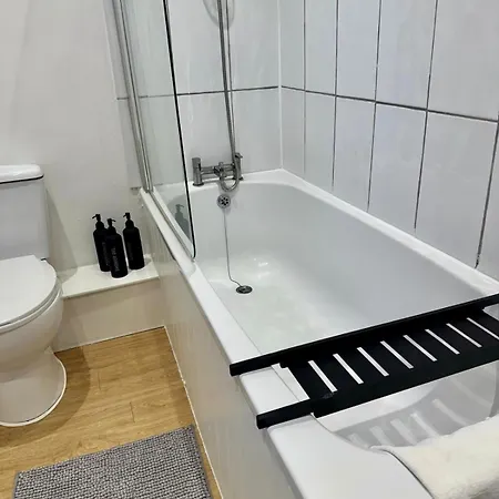 Vibrant Bedminster Flat - Perfect For Groups - Walk To Centre Апартаменты