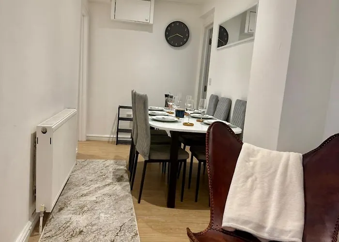 Charming 6 Bed Flat In Bedminster - Sleeps 8 * Bristol