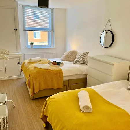 Charming 6 Bed Flat In Bedminster - Sleeps 8